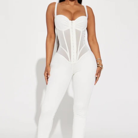 Fashion Nova Skinny Corset Jumpsuit NWT Size XL - Picture 1 of 4